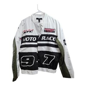 Forever 21 Monochrome Fashion Essential